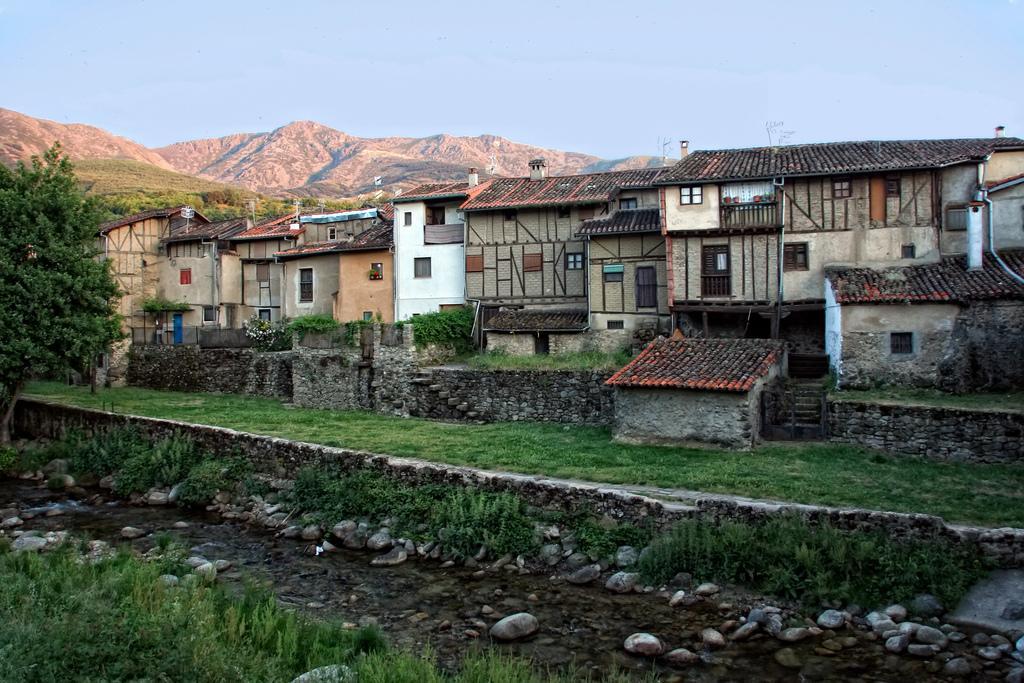 Hostal Martin II Banos De Montemayor Buitenkant foto